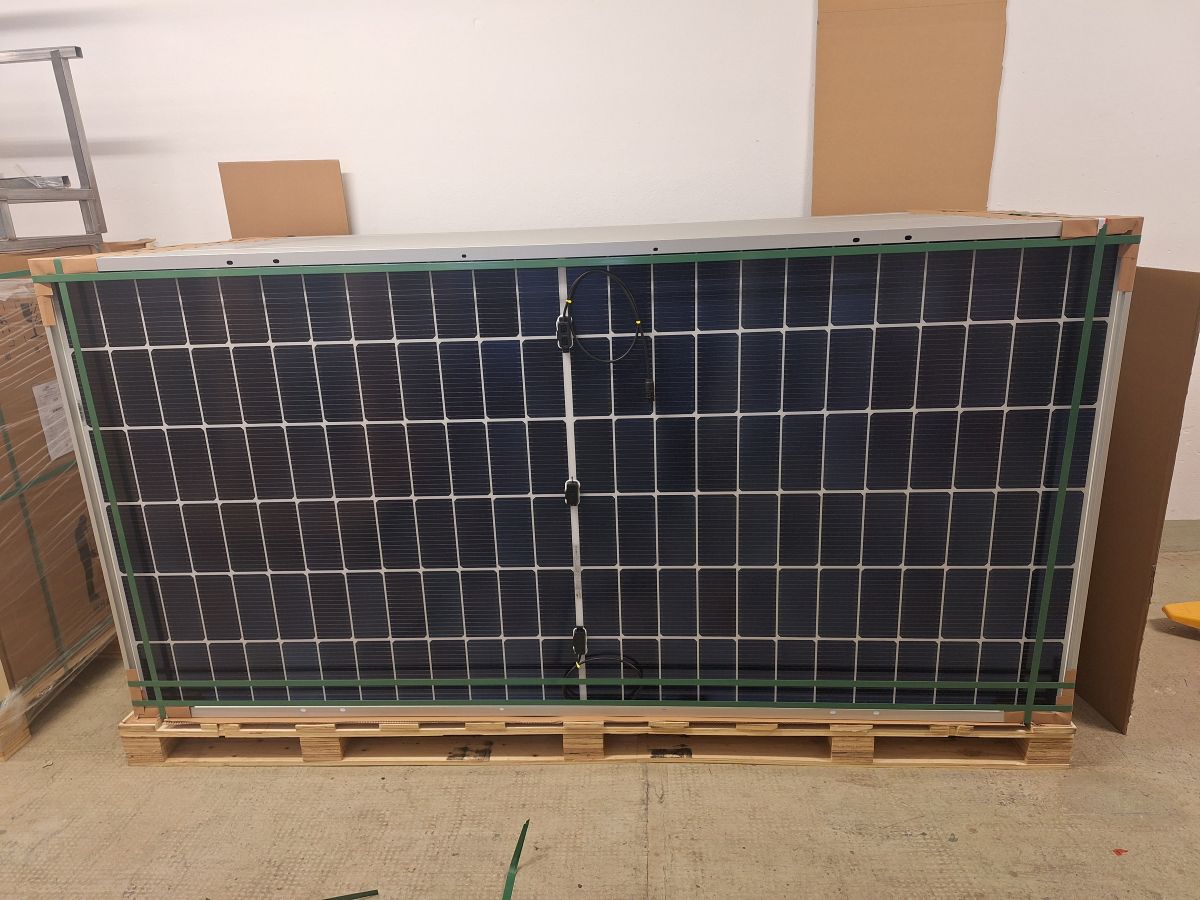 Solarspace SS8-72HD-590-N-35-EU