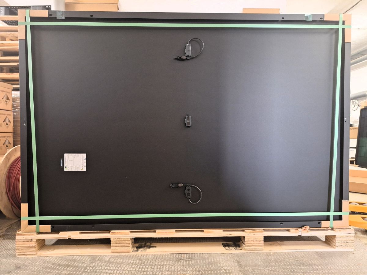 Solarspace SS8-54HSB-405M